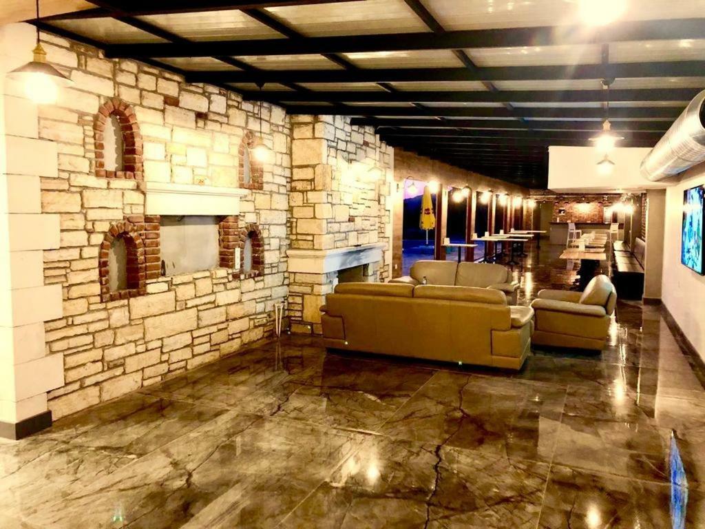 Victoria Hotel And Lounge Foça Ngoại thất bức ảnh