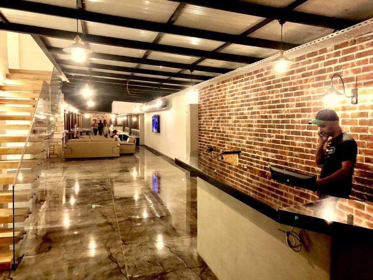 Victoria Hotel And Lounge Foça Ngoại thất bức ảnh