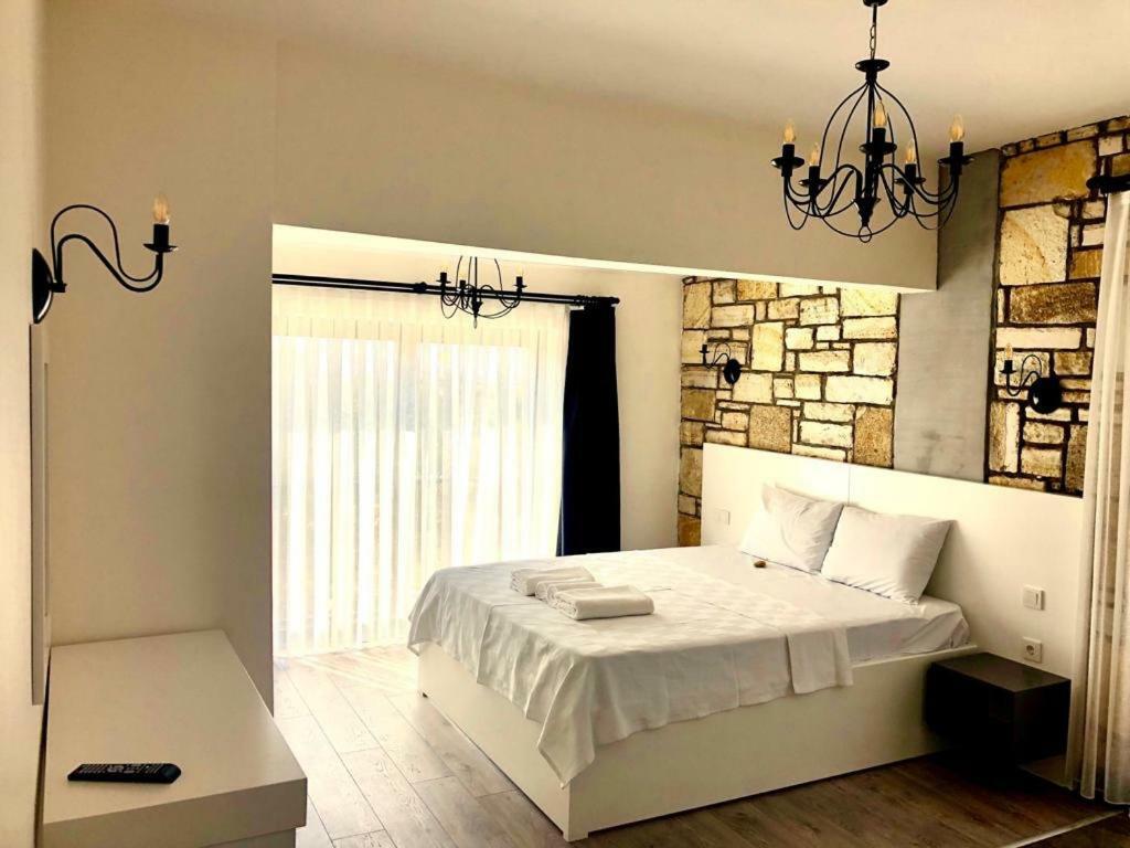 Victoria Hotel And Lounge Foça Ngoại thất bức ảnh