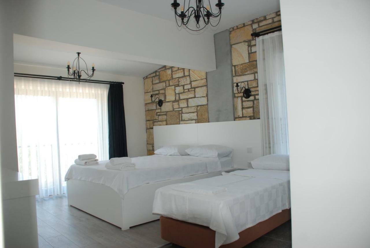 Victoria Hotel And Lounge Foça Ngoại thất bức ảnh