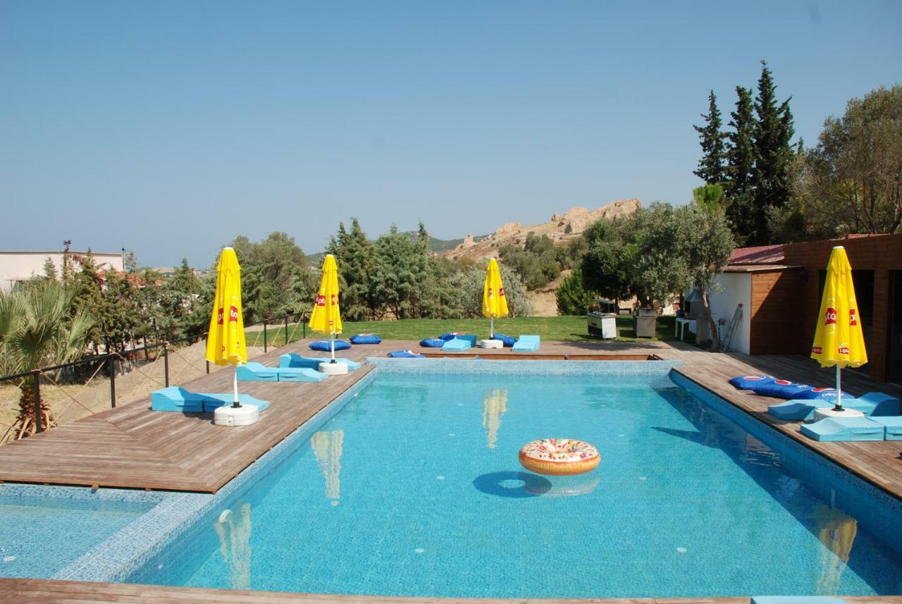 Victoria Hotel And Lounge Foça Ngoại thất bức ảnh