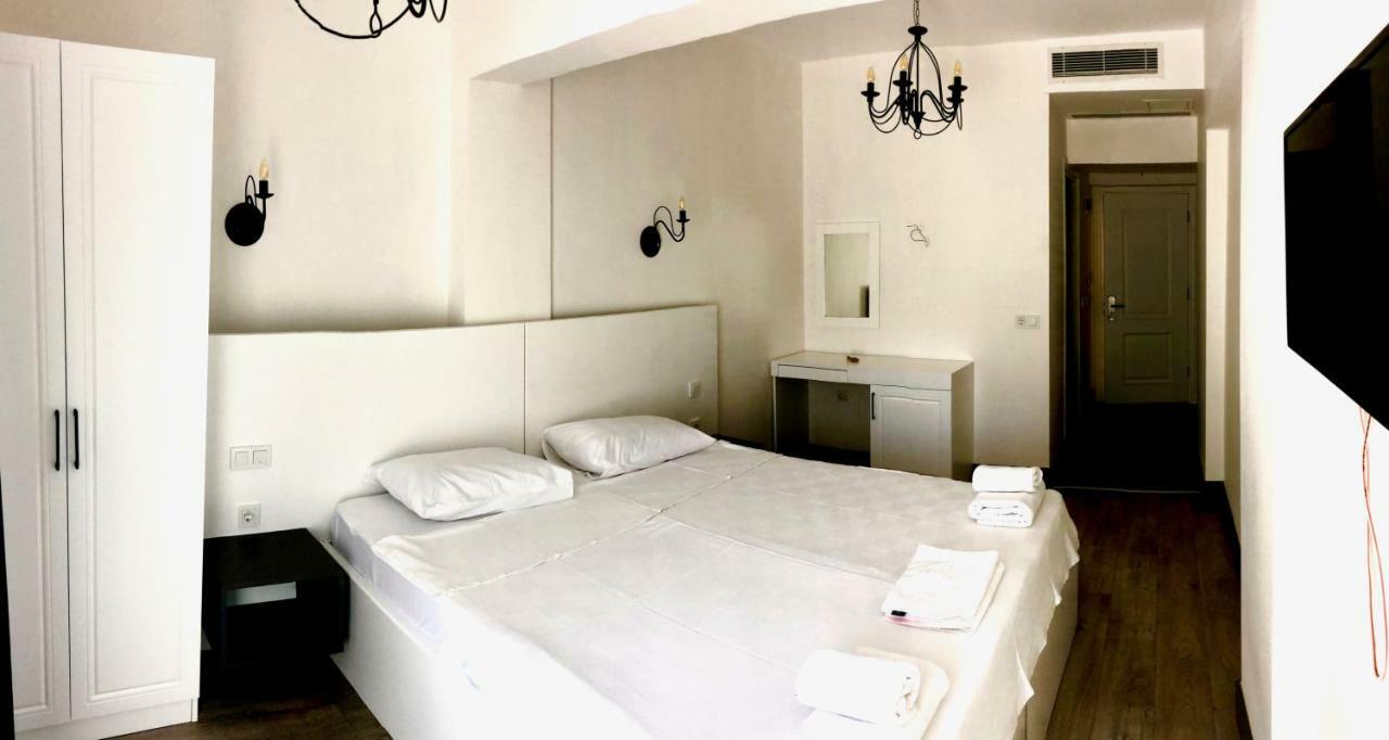 Victoria Hotel And Lounge Foça Ngoại thất bức ảnh