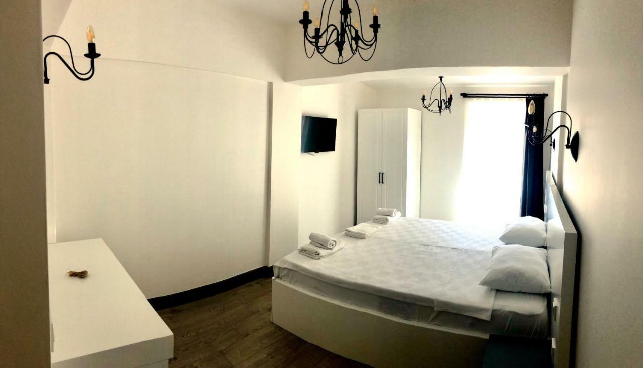 Victoria Hotel And Lounge Foça Ngoại thất bức ảnh