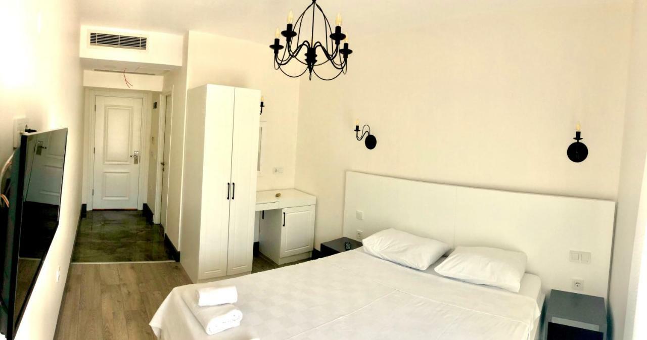 Victoria Hotel And Lounge Foça Ngoại thất bức ảnh