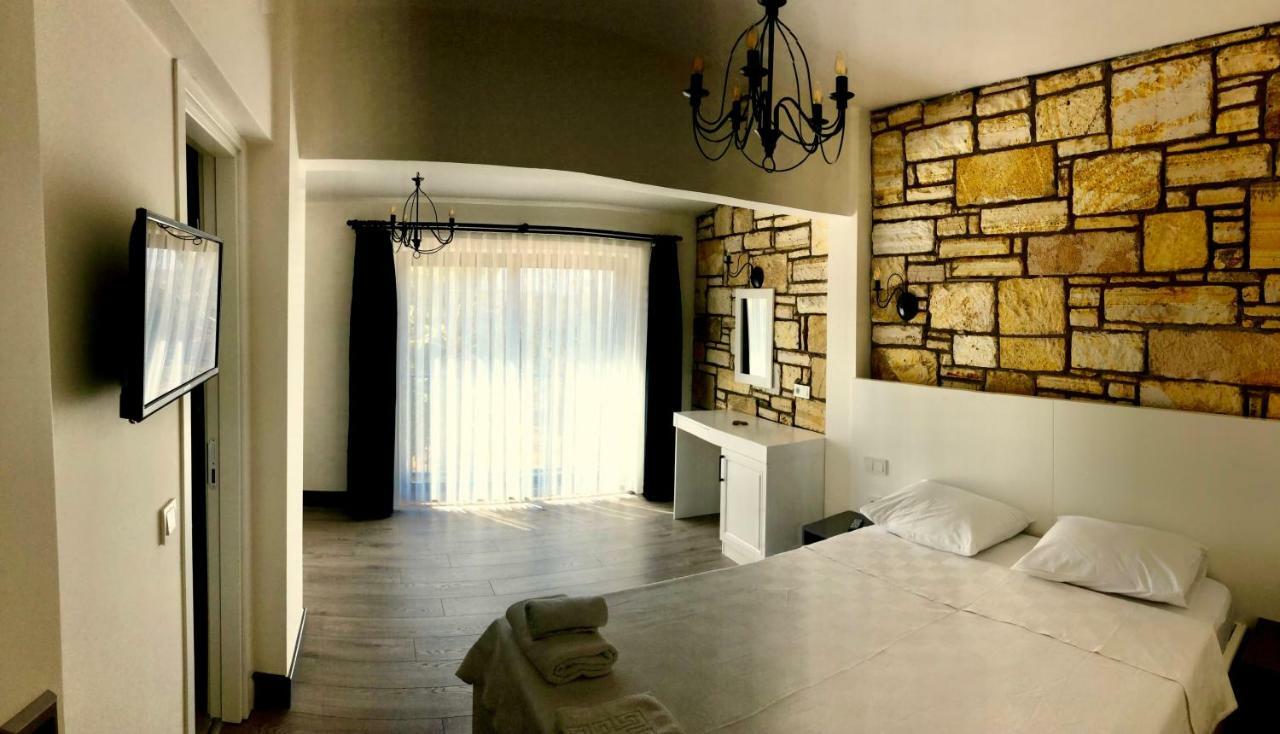 Victoria Hotel And Lounge Foça Ngoại thất bức ảnh
